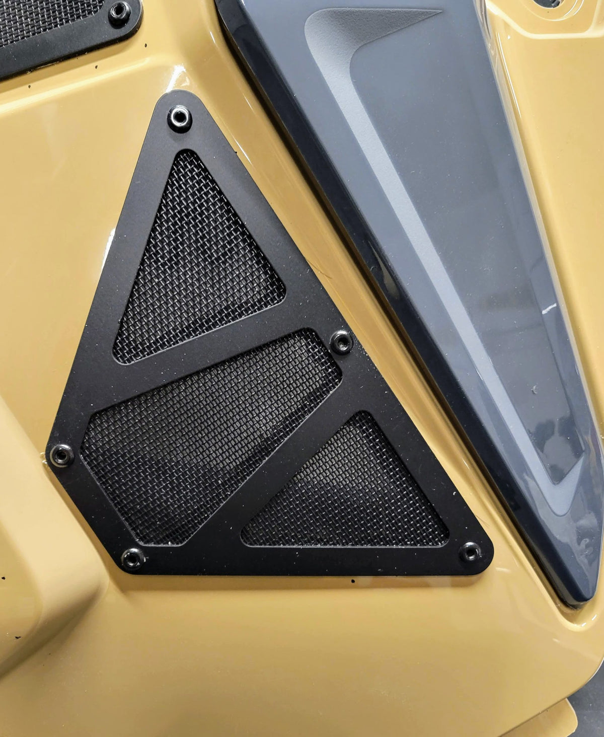 Fire 'N Ice Polaris Matryx Side Panel Vent Sets